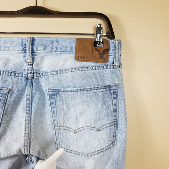 American Eagle Light Wash Original Straight Jeans Size 30x32 - Picture 7 of 9